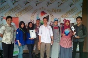 Pengurus Kopma Unpad berfoto bersama usai kegiatan.